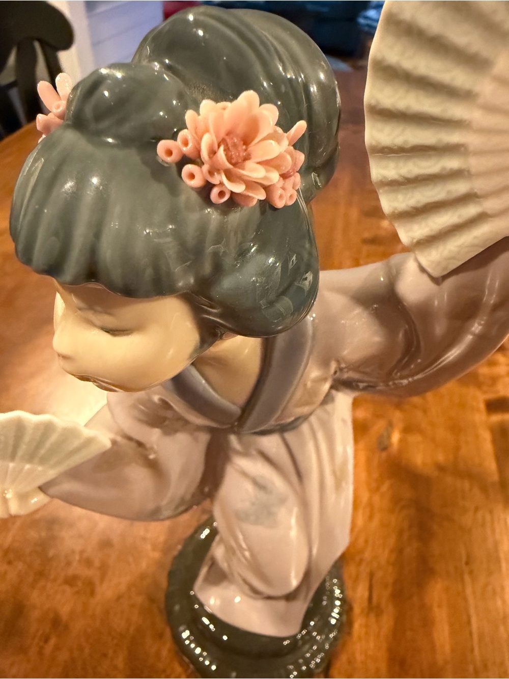 Lladro Porcelain Geisha Figurine in Lavender, Gray, decorative butterfly kimono - Picture 2 of 5